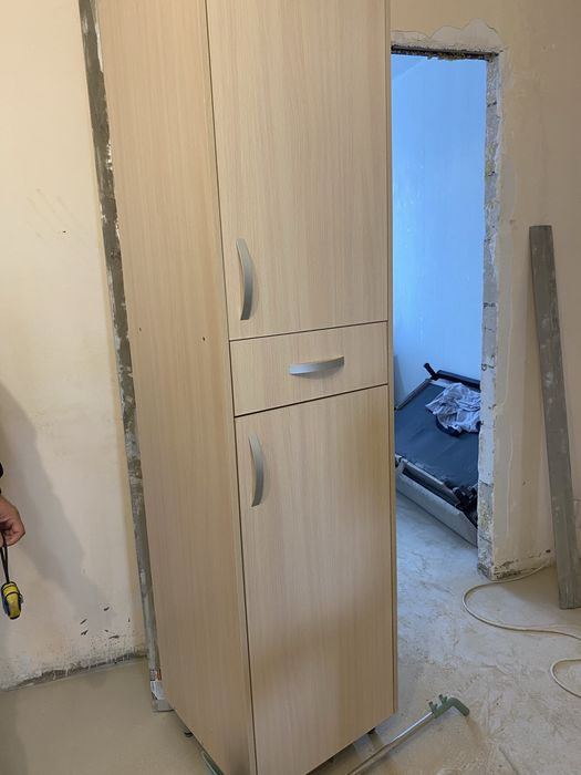 Очень срочно продается шкаф