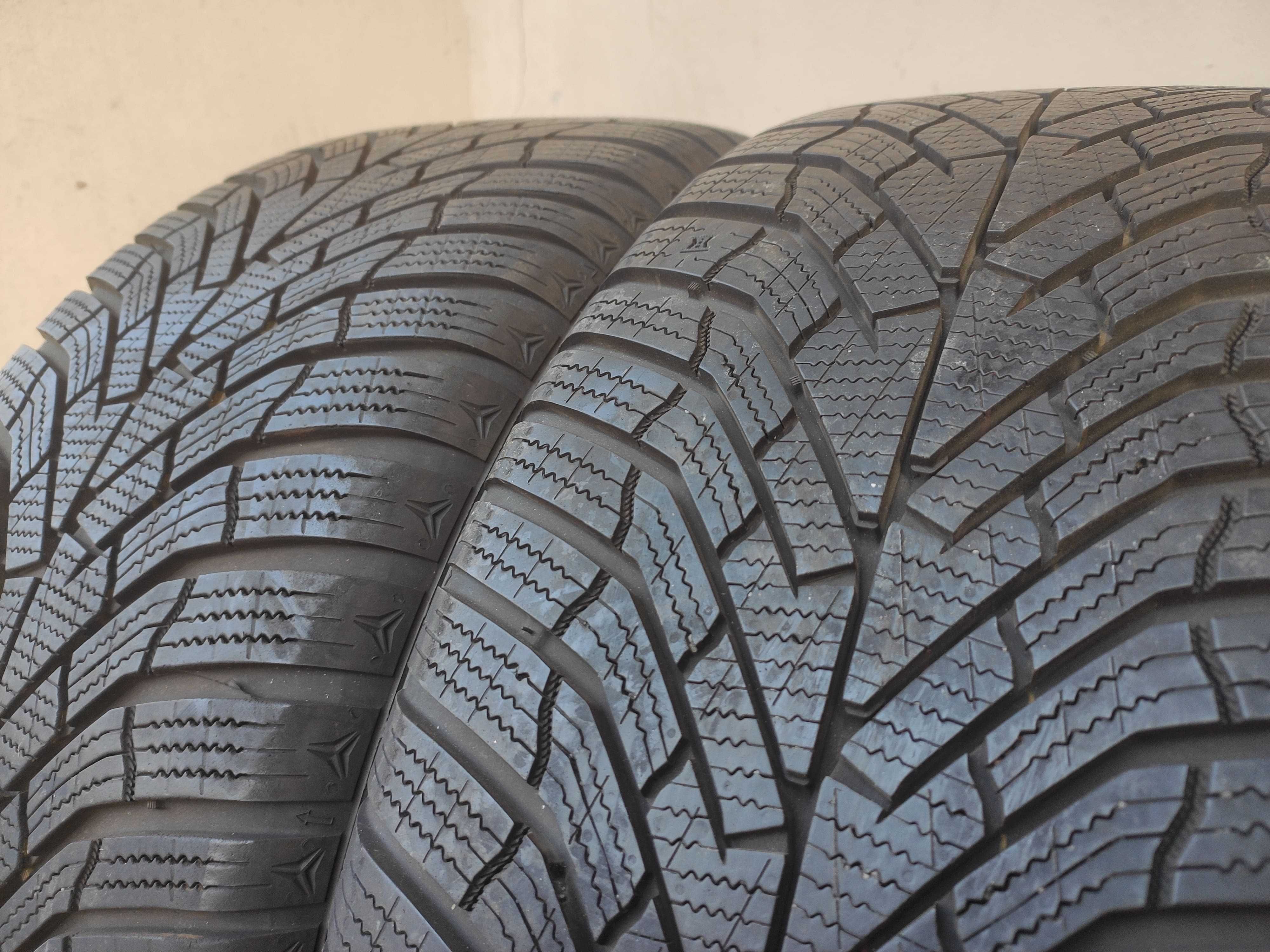 4БР. НОВИ Зимни Гуми KUMHO WinterCraft WP52 235/45/18 98V XL