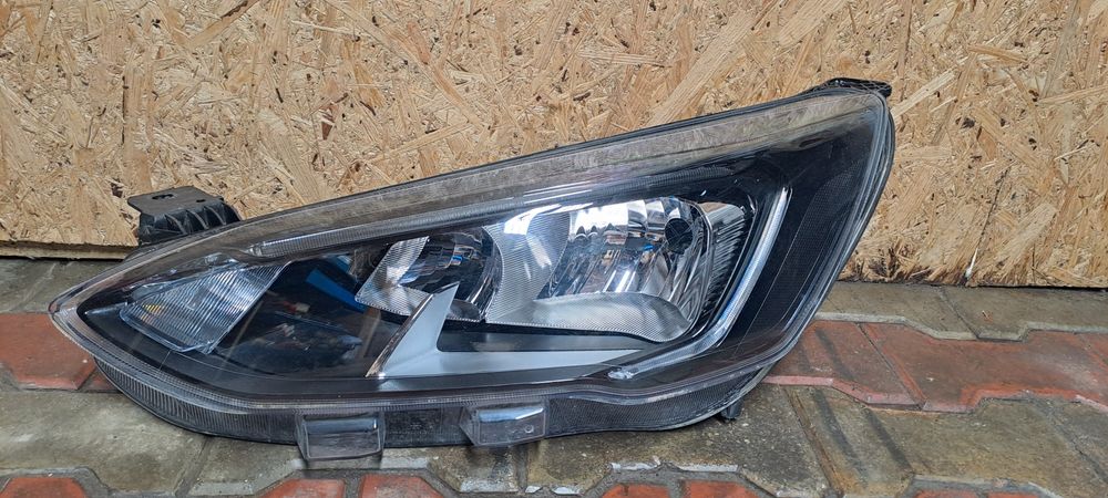 Far stanga Ford Focus Mk4 Halogen 2018/2019/2020