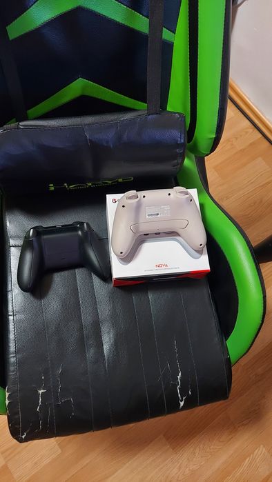 Set 2 controller xbox și game șir