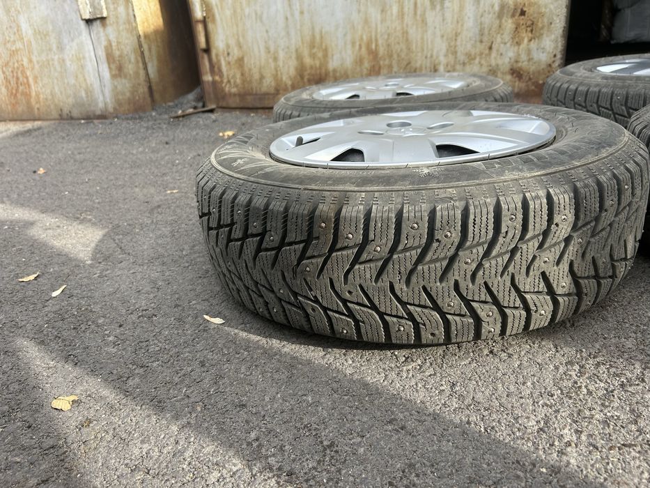 Диски с резиной на кобальт r14 185/70/Р14 Разболтовка 4*100