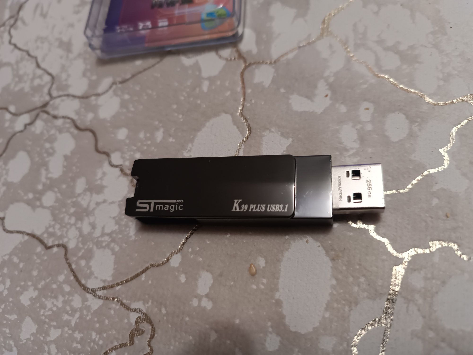 Продам USB накопитель