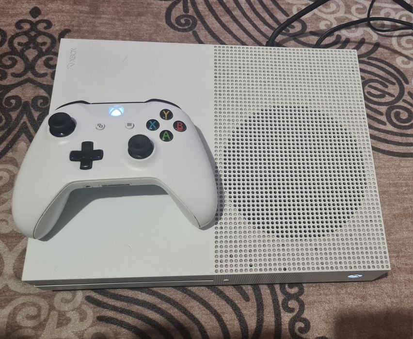 Конзола Xbox One S