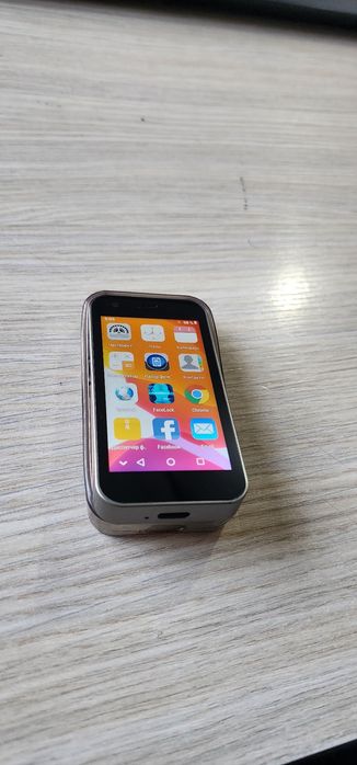 Продаётся мини телефон XS15 почти новый