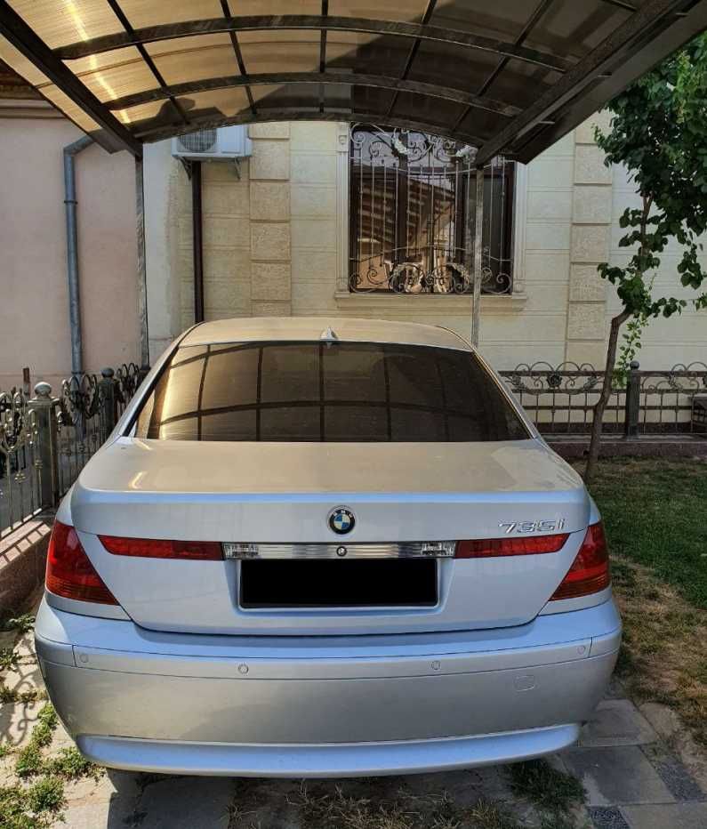 Avtomobil BMW 735i !