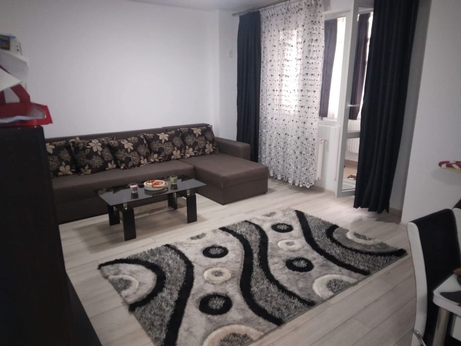 Închiriez apartament cu doua camere Militari