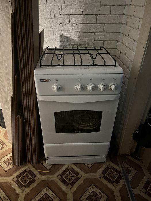 Продам! Газовую плиту дешево!!!