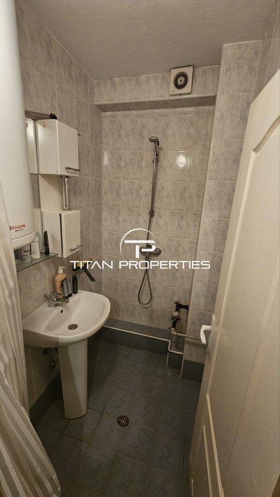 Дава се под наем Двустаен апартамент в Варна, Спортна зала - 56 кв.м за 350 € - Снимка #3