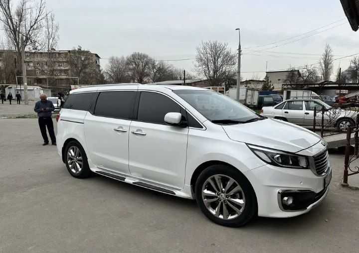 Трансфер поездки в горы KIA Carnival. Встреча и проводы в аэропорт