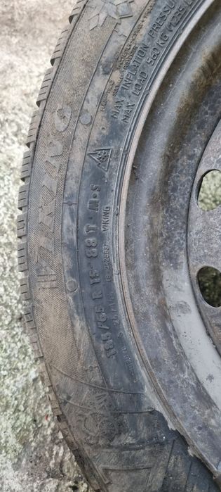 Vand cauciucuri de iarna 185/65 15