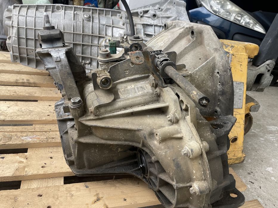 Cutie viteze Renault 2.0dci 6 trepte cod8200726841 cod8200562302