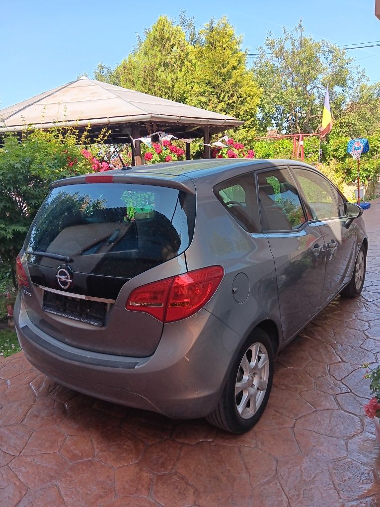 Vând Opel Meriva