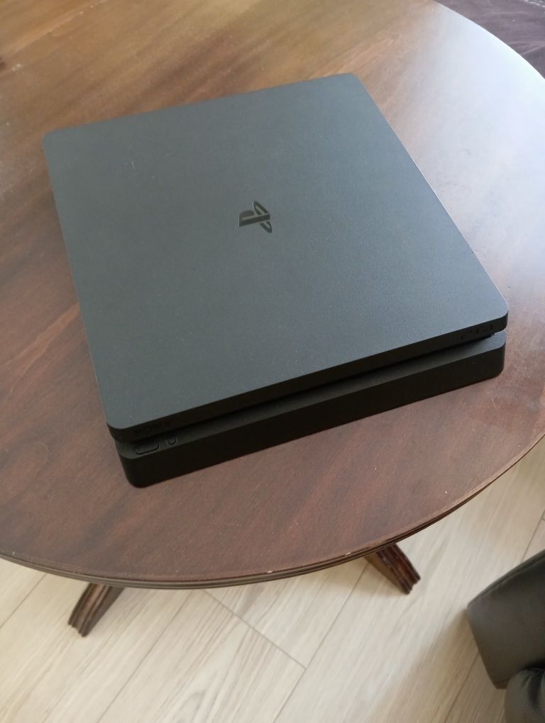 Playstation 4 Slim за части
