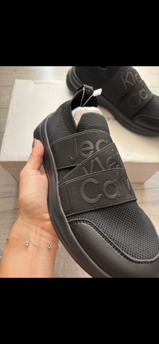 Нови Calvin Klein черни 37 номер23.5 см  100 лв