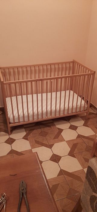 Pătuț pentru bebeluși cu saltea