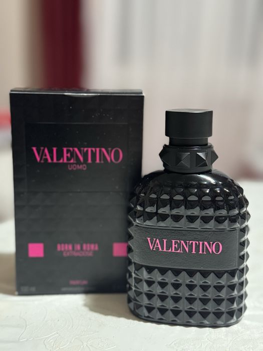 Valentino born in roma extradose