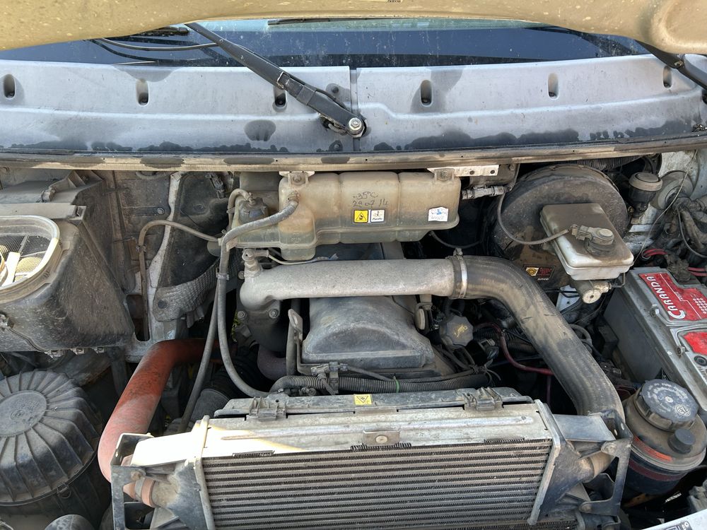 Vand / Dezmembrez Iveco Daily 2.8 diesel