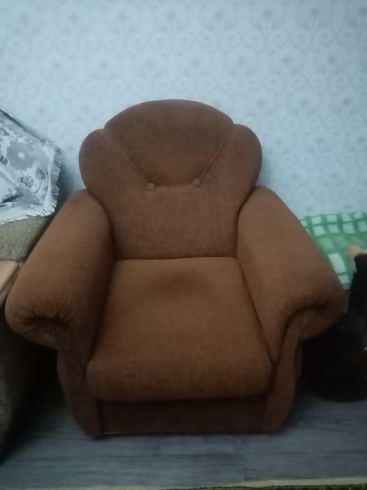 Продам два  кресла