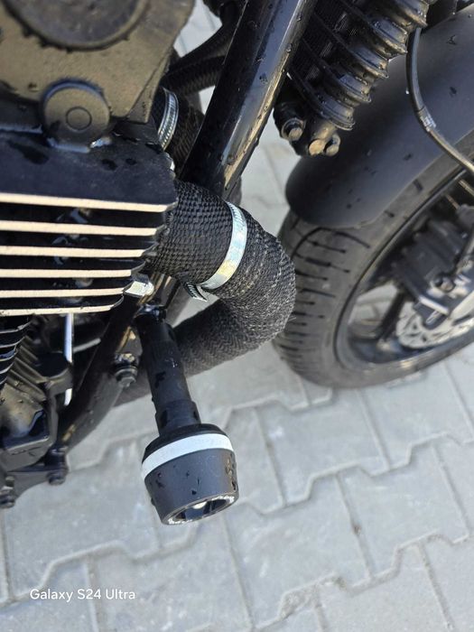 Honda CB750 an 1993 Cafe Racer