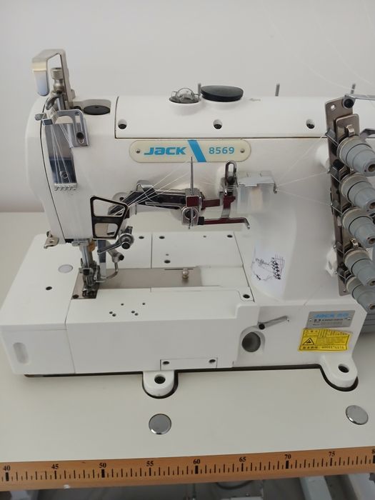 Vand mașină de cusut cu acoperire