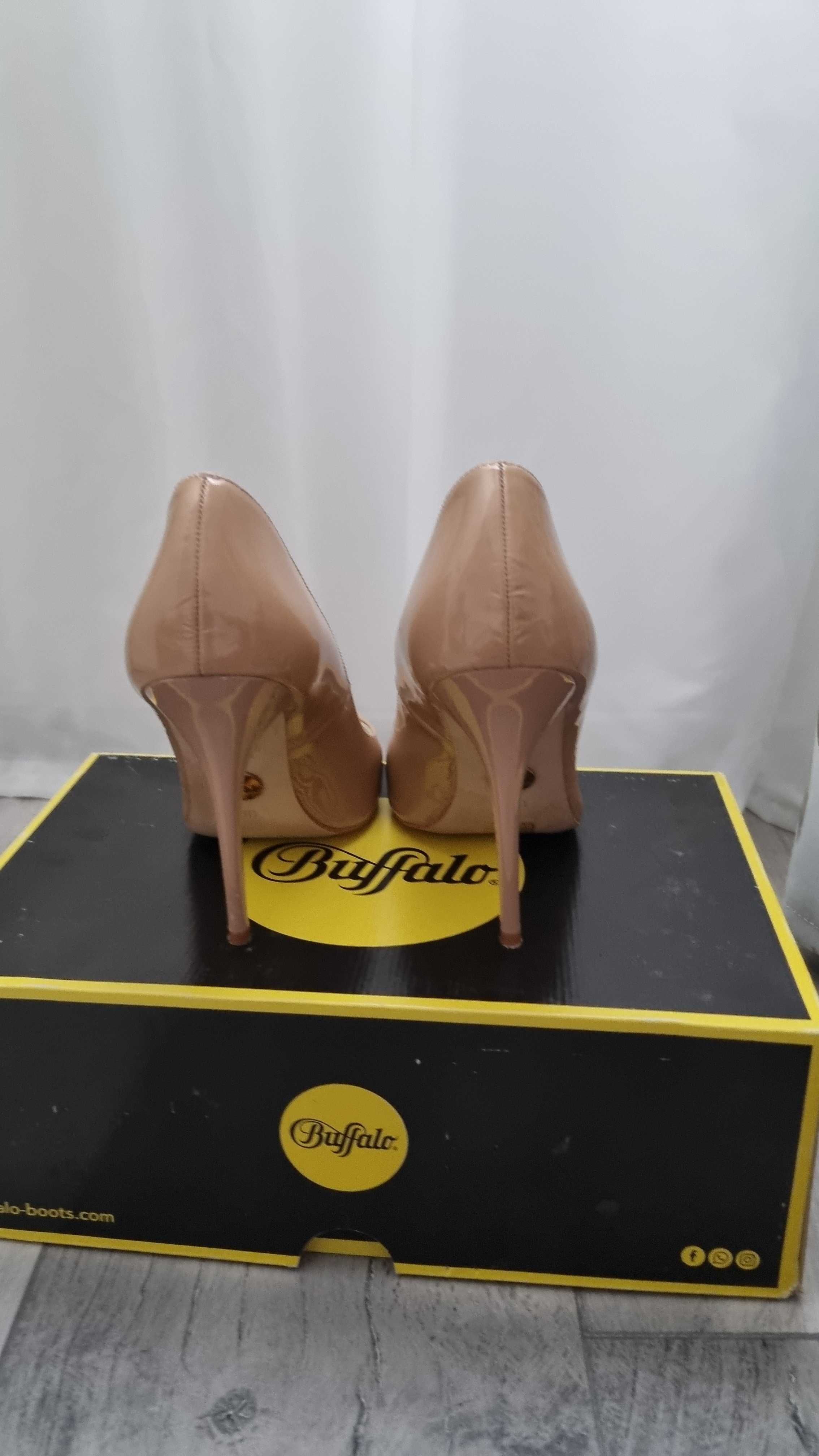 Pantpfi Stiletto piele, m 38, Buffalo, purtati o data