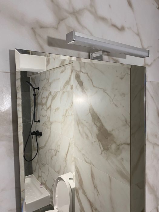 Oglinda baie 50x70 cm + lampa LED (noi, nefolosite)