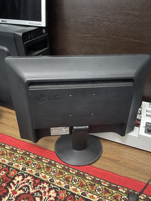 Lg monitor sotiladi