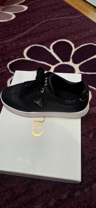 Дамски маратонки GUESS