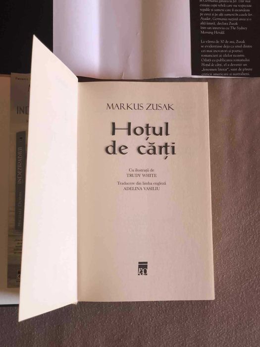 Vand cartea "Hotul de carti"