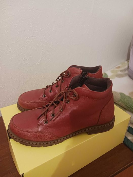 Обувки естествена кожа. Носени веднъж.