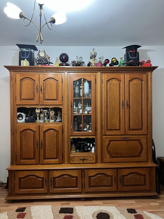 Vand mobila lemn masiv
