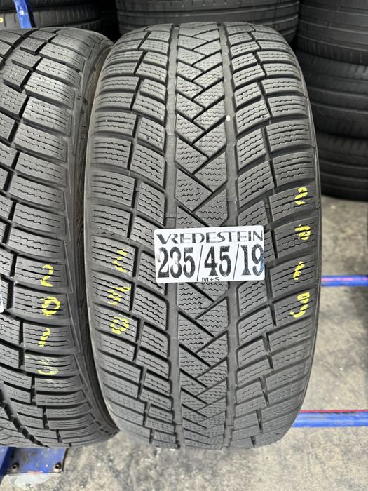 235/45/19 Vredestein M+S
