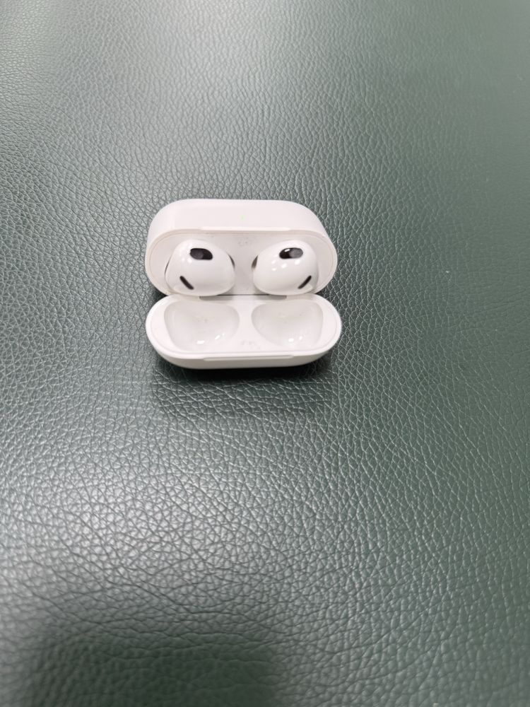 Продам airpods 3