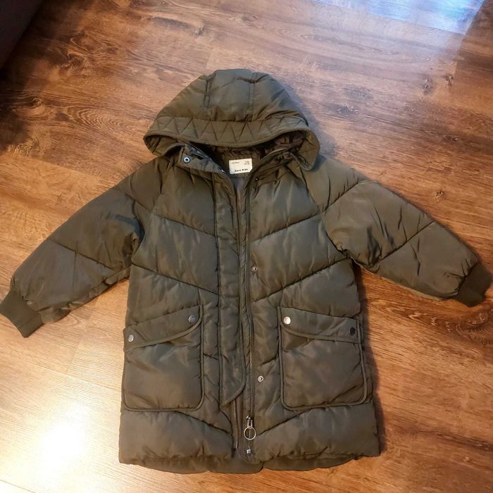 Vand geaca matlasata cu gluga, Zara, marimea 122 cm