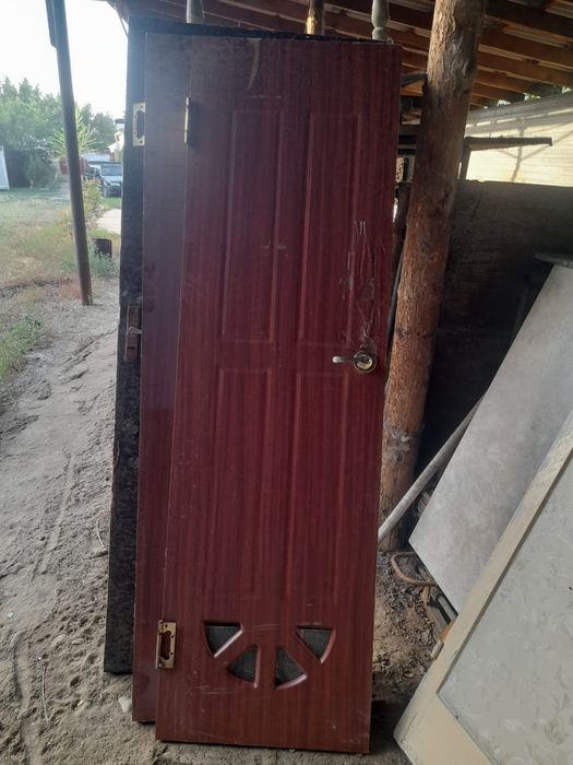Деревянные двери. Каждая по 10000тг