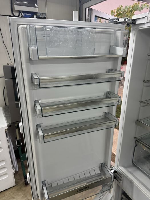 Хладилник с фризер за вграждане А+++ No frost Siemens GERMANY Гаранция