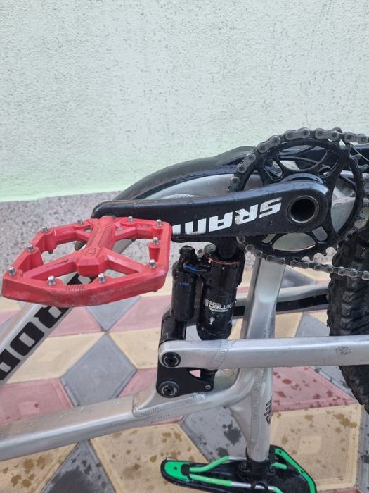 Vand Pedalier Sram de carbon cu monoblock