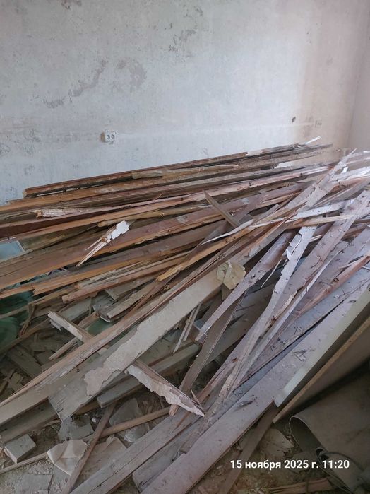 Продам дрова - внутри есть сухие половые доски - смотрите фото