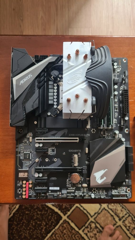 Продам сборку i5 9600k + z390 aorus elite + 16 Гб ОЗУ + GTX 1070 8 Гб