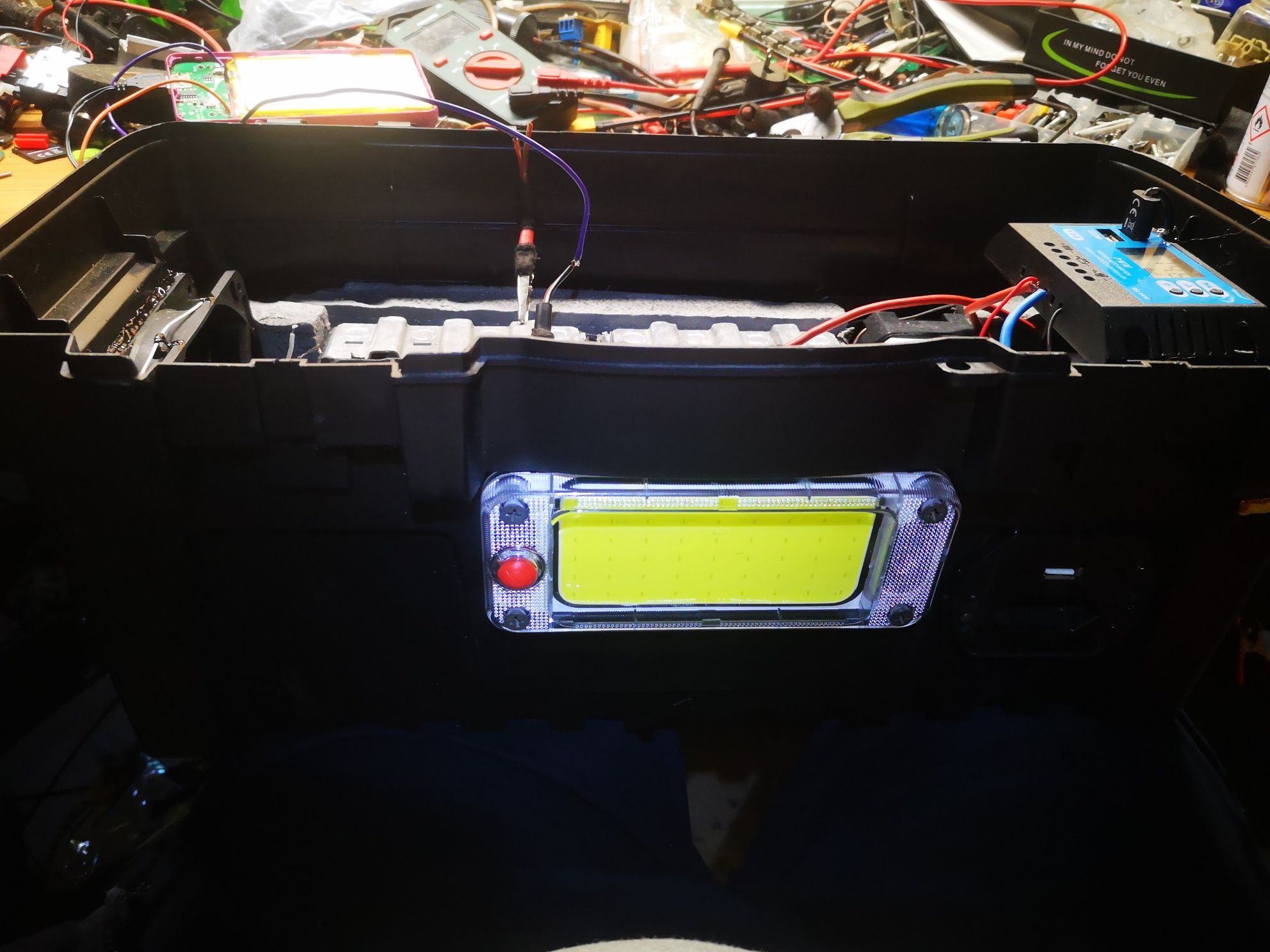 Generator 125 amperi cu încărcare solară