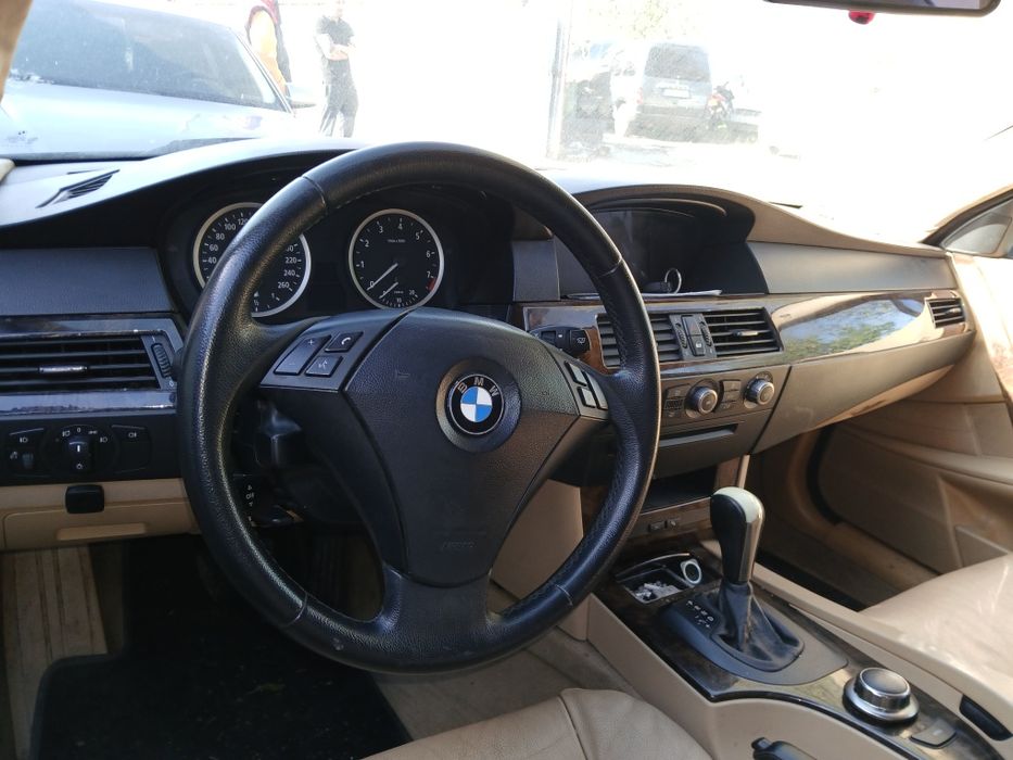 Dezmembrez bmw e60 2.5 benzina