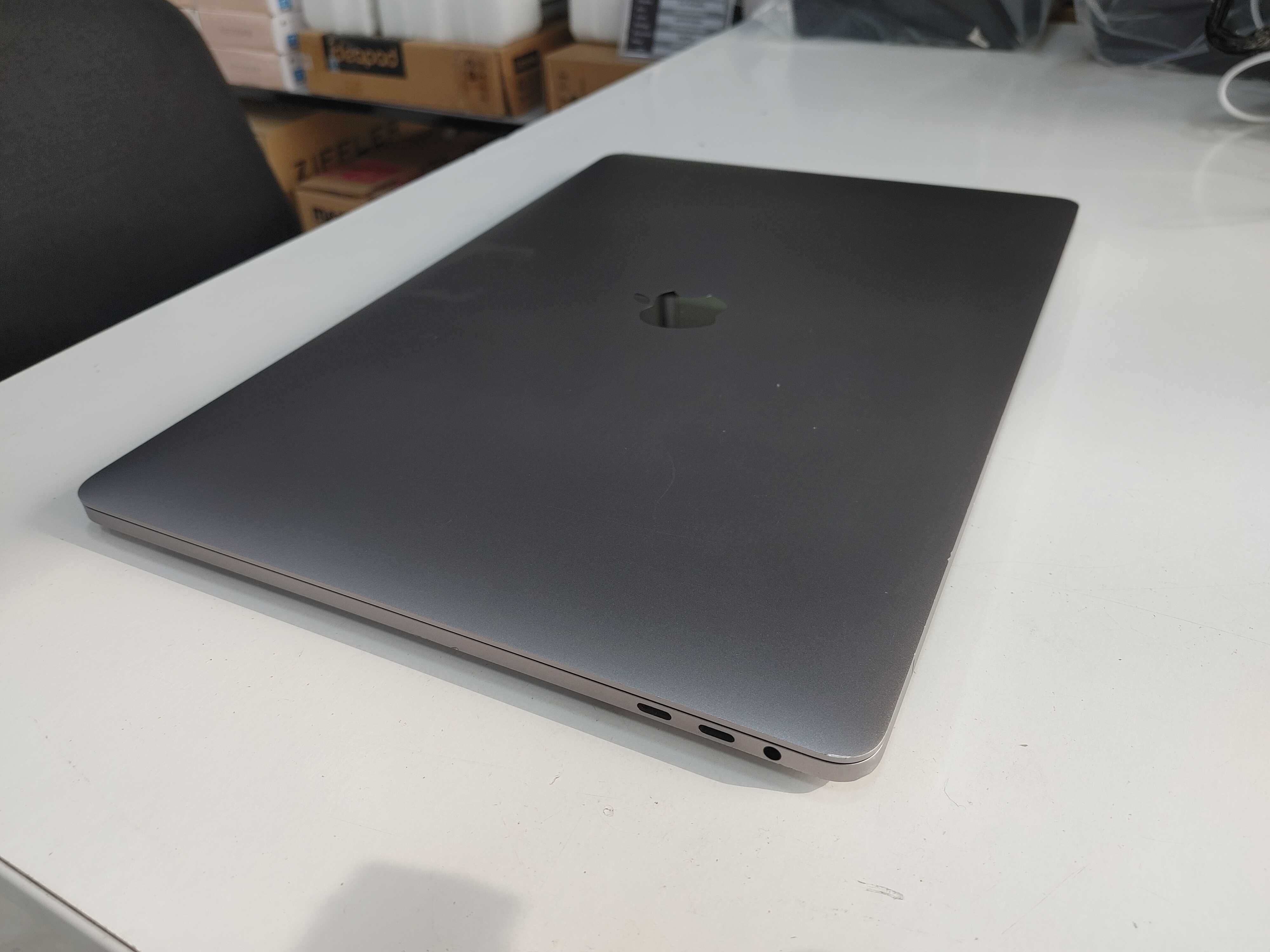 Macbook Pro A1990 i7-8750H 16/512 RX560 4gb 2018