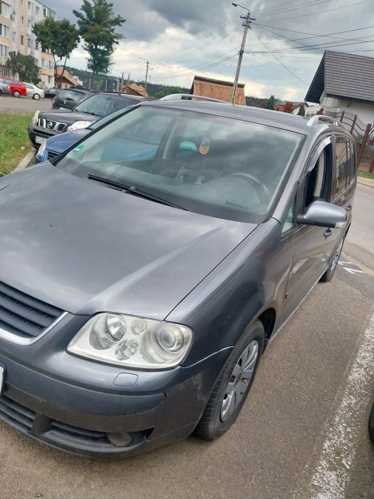 Vând Volkswagen Touran 2005