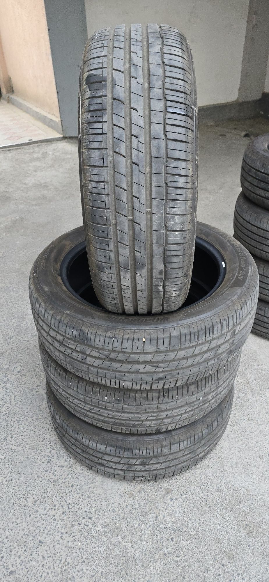 hankook r19  225/55