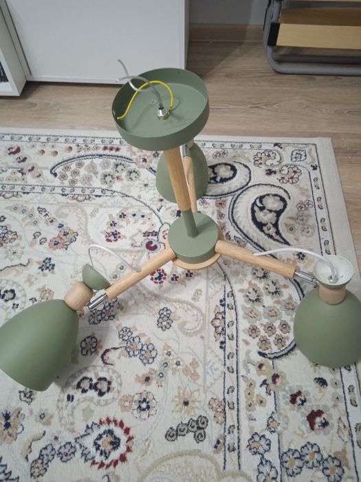 Продается люстра