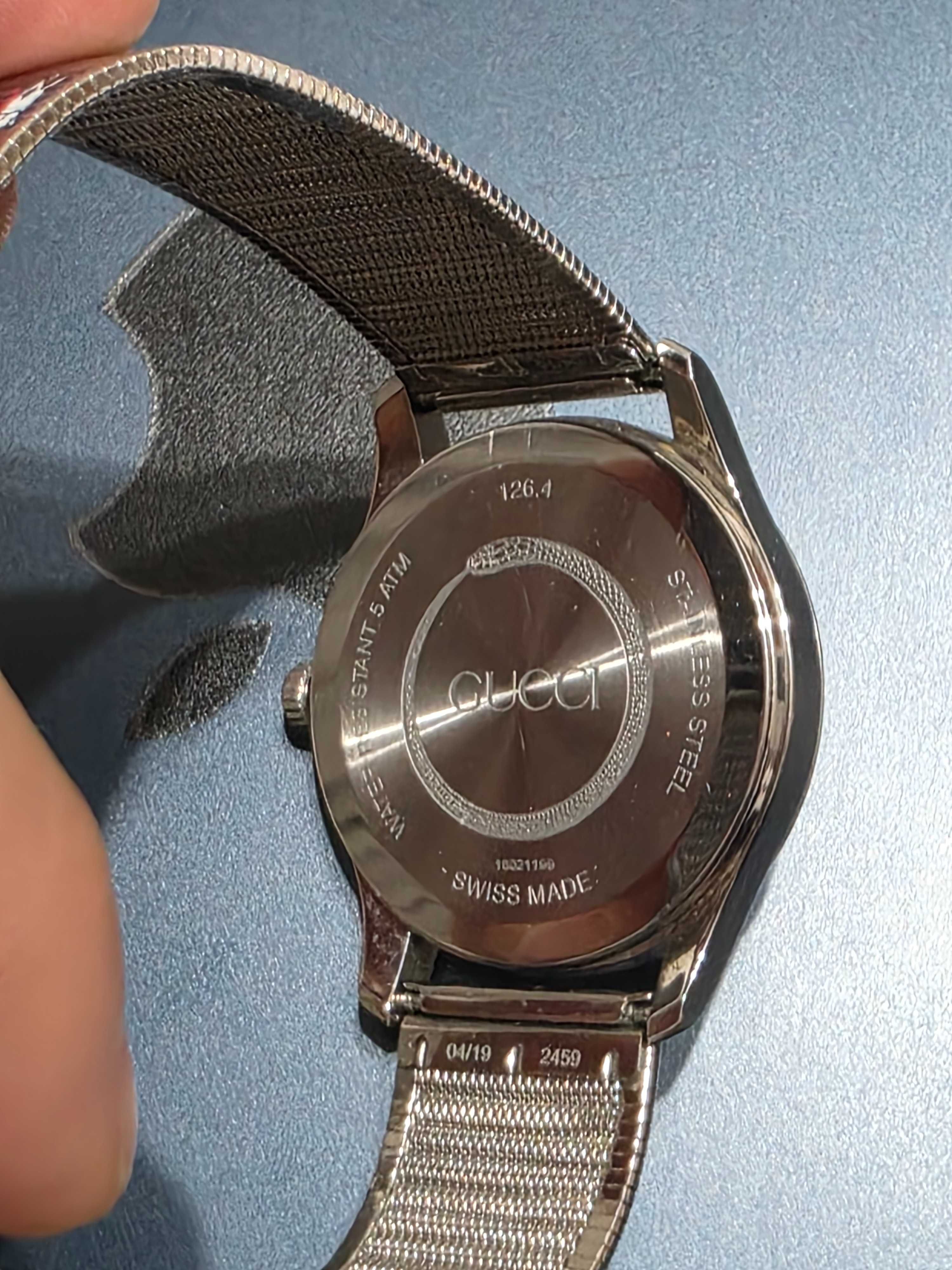 Часы Gucci G-Timeless (унисекс)