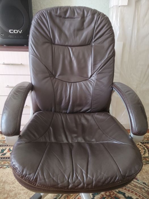 Кресло офисное, Кожанное, Элегантное, Удобное.
