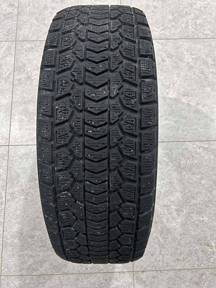 Продаются зимние шины GRANDTREK 265 65 R17