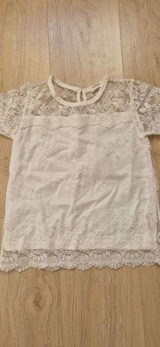 Официални дрехи за момиче 9/10г цената е за всичко.