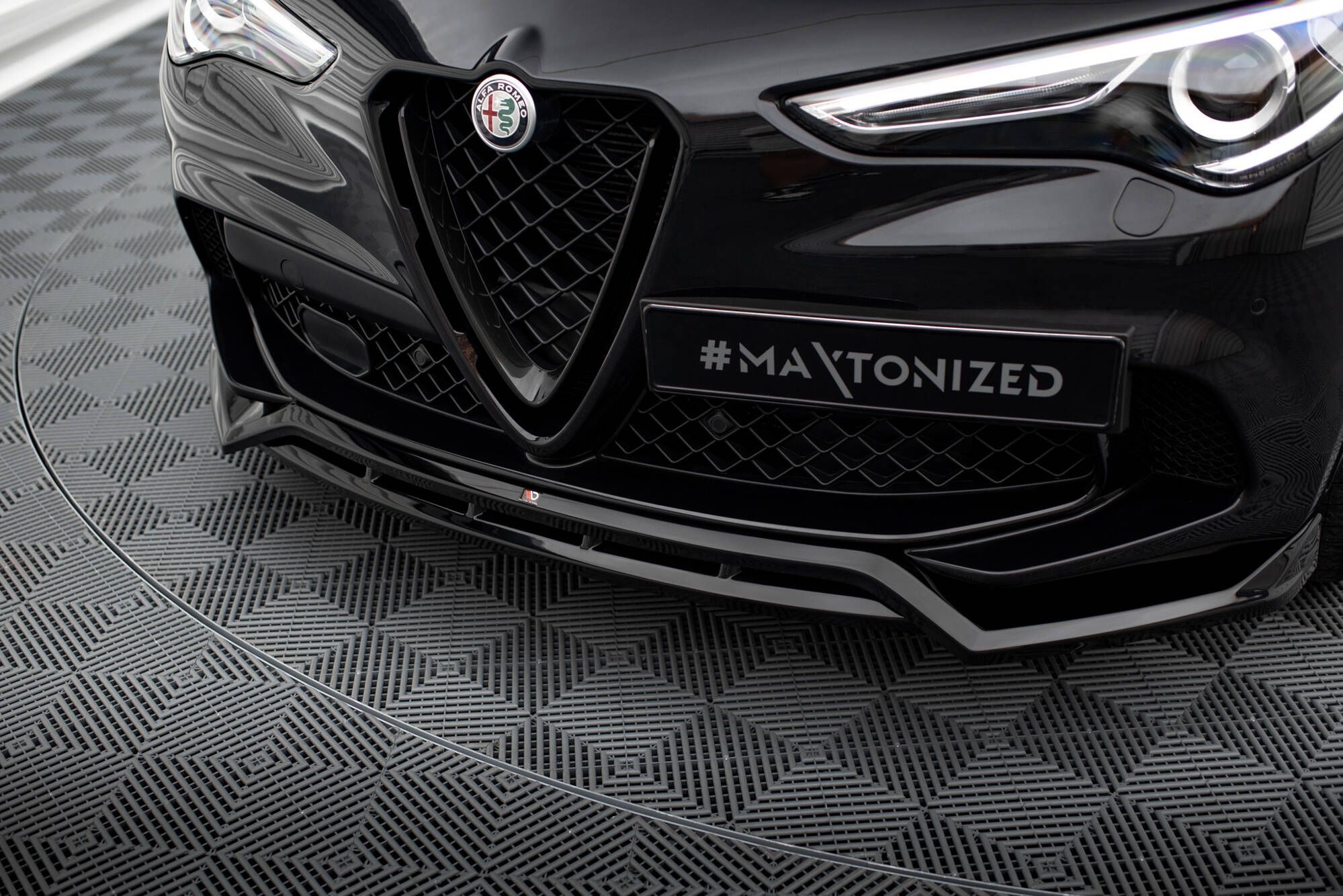Pachet Exterior Prelungiri compatibil cu Alfa Romeo Stelvio Quadrifoglio Maxton Design